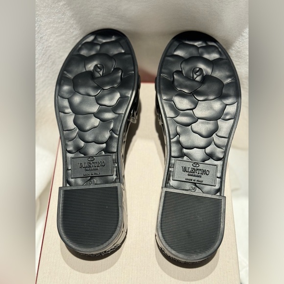 Valentino Garavani Atelier Rose Floral Rubber Platform Slides - Picture 3 of 3